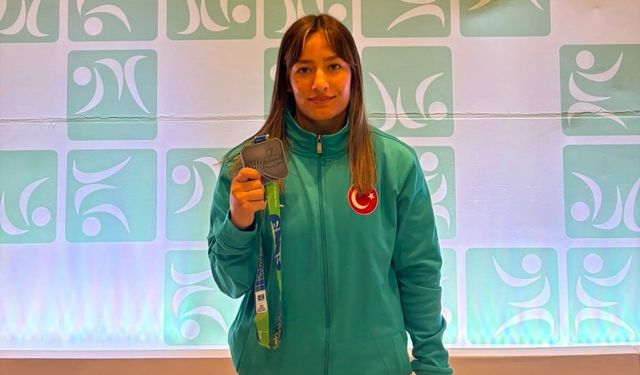 Zehra Demir dünya ikincisi oldu