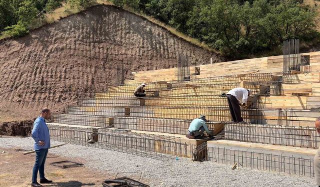 Güreş sahası ile düğün salonunda çalışmalar sürüyor