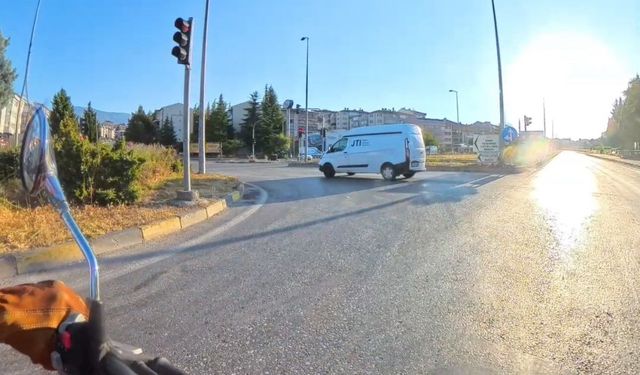 Kırmızı ışık ihlalleri kask kamerasında