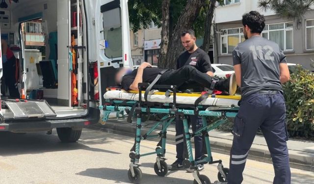 Yere düşüp başını zemine çarpan alkollü şahıs yaralandı
