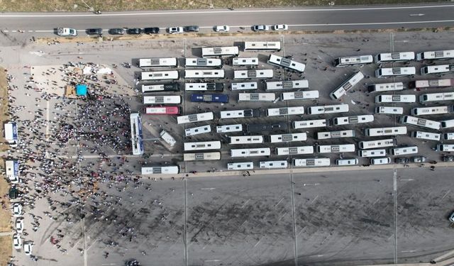 300 otobüs, 15 bin AK Parti mensubu, İstanbul'dan Ankara'ya yola çıktı