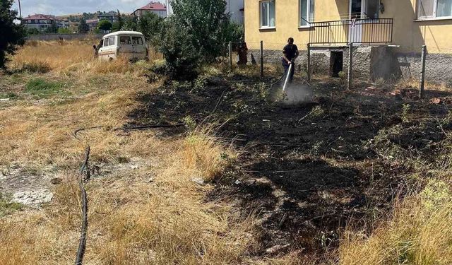 2 köy ve 1 mahallede ot yangını