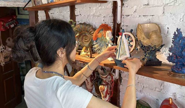 Hobisini mesleğe dönüştürdü, el emeği ile aile bütçesine katlı sağlıyor