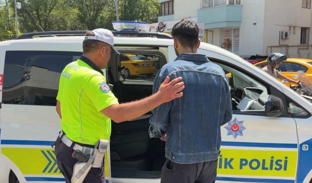 Trafiği kapatıp meşale yakan asker konvoyuna ceza yağdı