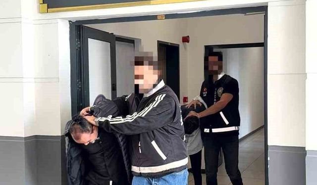 İş görüşmesi bahanesiyle açtırdıkları hesaplardan kredi çekip, paraları kendi hesaplarına aktardılar