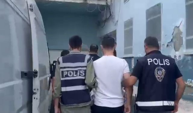 Kastamonu'da 18 adrese eş zamanlı operasyon: Aranan 14 şahıs yakalandı