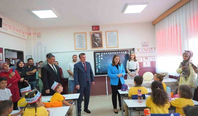 Vali Arslan'dan minik öğrencilere uyum desteği