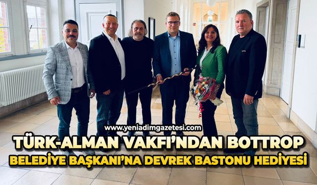 Türk-Alman Vakfı’ndan Bottrop Belediye Başkanı’na Devrek Bastonu hediyesi