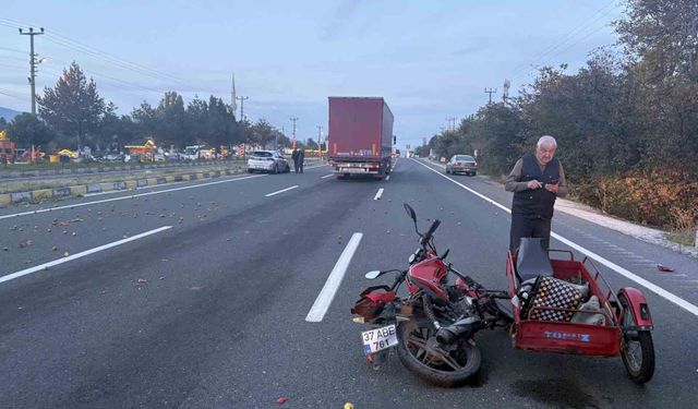 Kastamonu'da otomobil ile üç sepetli motosiklet çarpıştı: 1 yaralı