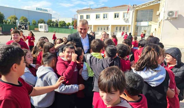 Yıkım kararı verilen okul için 4 sınıflı prefabrik yapı kuruldu