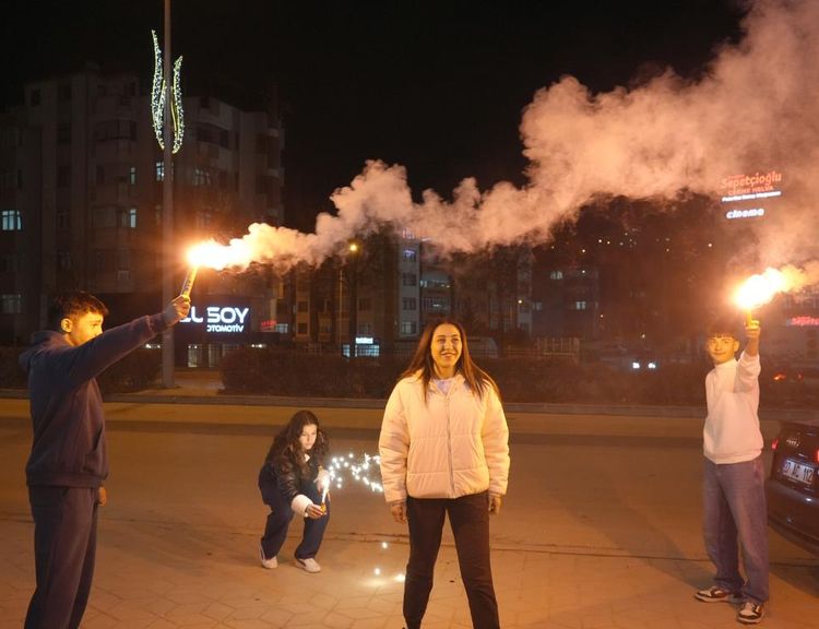 Dünya şampiyonu Asuman'a memleketinde coşkulu karşılama