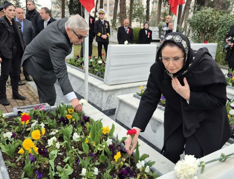 42 yıl sonra yaşanan tesadüf duygusal anlara neden oldu