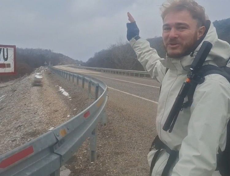 Japonya'ya ulaşmak için Almanya’dan yola çıkan gezgin 6 aydır yürüyor