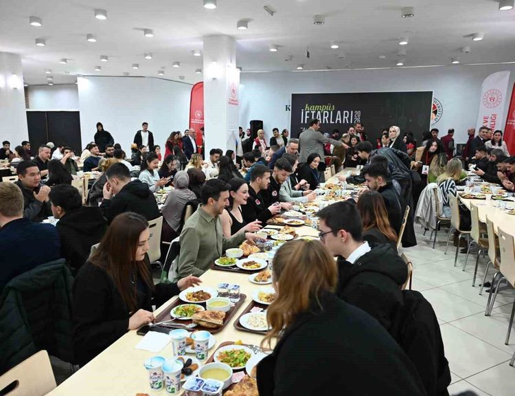 "Kampüs İftarları" etkinliği gençleri aynı sofrada buluşturdu
