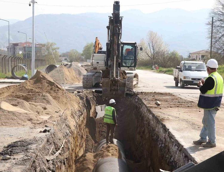 Depremde ciddi hasar gören içme suyu altyapısı yenileniyor