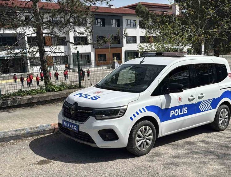 Okullarda polislerin güvenlik seferberliği başladı