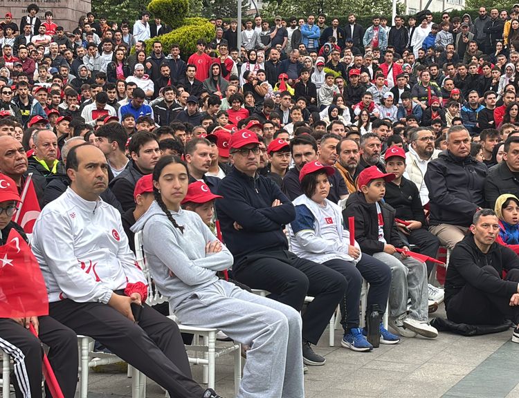 'Dünya Kupası' coşkusu sokağa taştı: Anıtpark'ta tarihi heyecan
