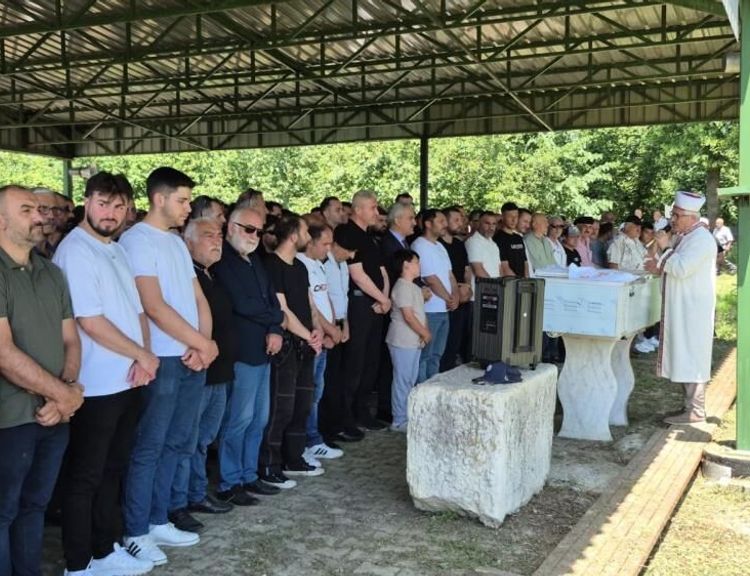 Kazada hayatını kaybeden yaşlı adam son yolculuğuna uğurlandı