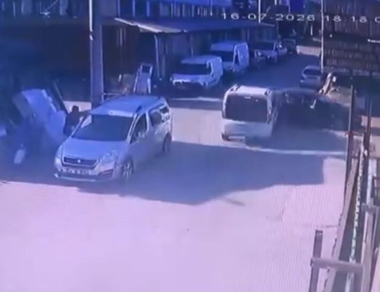 Aynı sokakta peş peşe kazalar kamerada