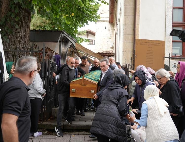 Silahlı saldırıda ölen kuyumcu toptancısı memleketinde toprağa verildi