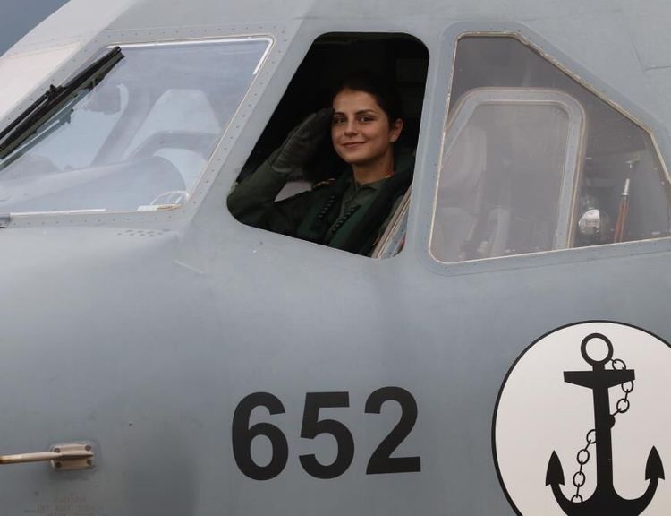 Gökyüzünde bir ilk: Türk Deniz Kuvvetleri'nin ilk kadın uçak pilotu