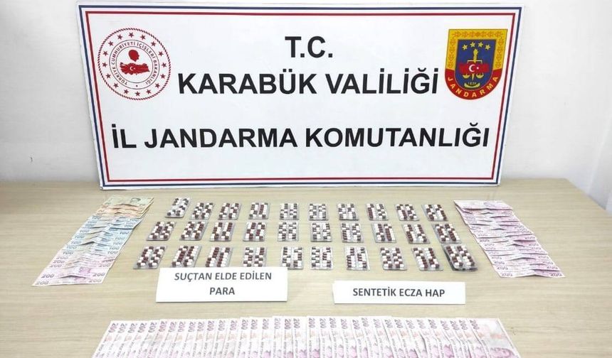 Jandarma 426 adet uyuşturucu hap ele geçirdi