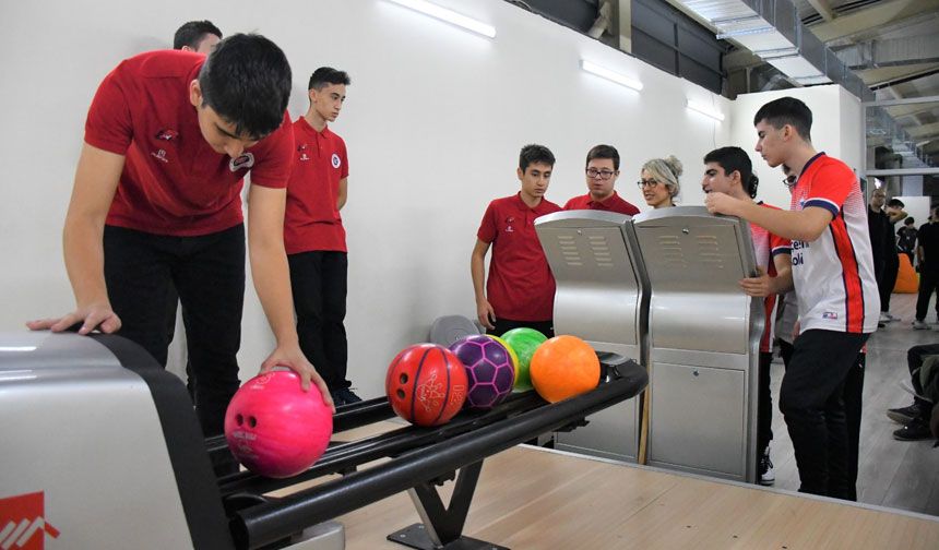 Zonguldak'ta bowling heyecanı