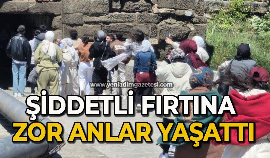 Şiddetli fırtına zor anlar yaşattı