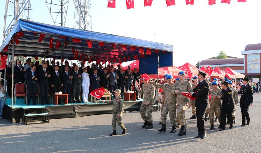 Komandoların gösterisiyle jandarma 186. yılını kutladı