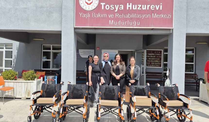 Öğrenciler, ihtiyaç sahipleri için tekerlekli sandalye aldı