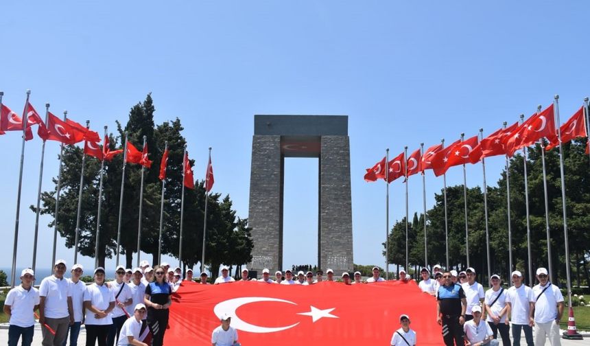 Liseli öğrenciler, Çanakkale Şehitliğini gezdi