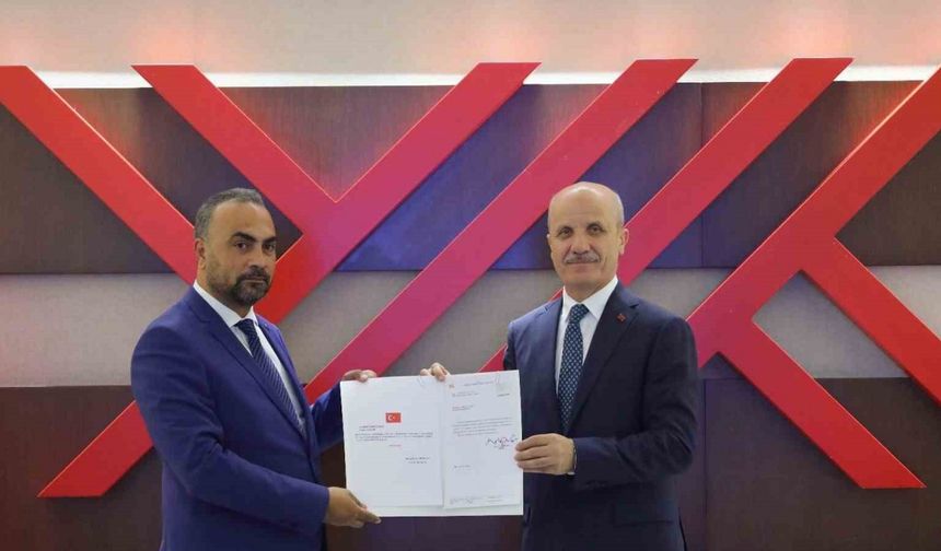 Rektör Prof. Dr. Ahmet Akkaya mazbatasını aldı