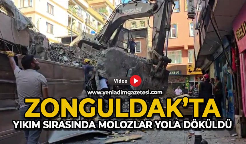 Zonguldak’ta yıkım sırasında molozlar yola döküldü