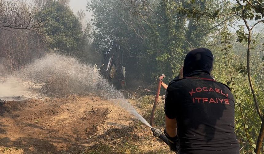Orman yangınına 10 helikopter ve 6 uçakla müdahale sürüyor