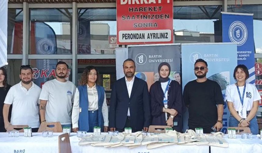 Yeni öğrencileri rektör karşıladı