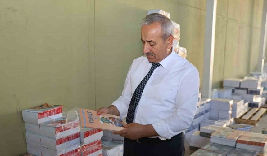 272 bin ders kitabı dağıtılacak
