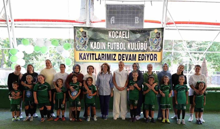 Kadın futboluna tam destek