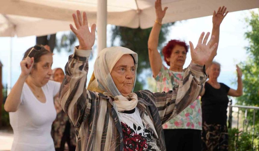 Kocaeli’nin "çınarları" ikinci baharlarını kulüpte yaşıyor