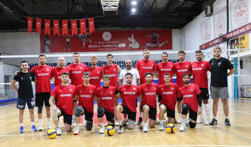 Voleybol takımı yeni sezona hazırlanıyor