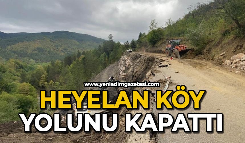 Heyelan köy yolunu kapattı