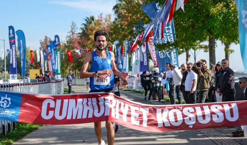 16 ülkeden sporcu Cumhuriyet için koştu