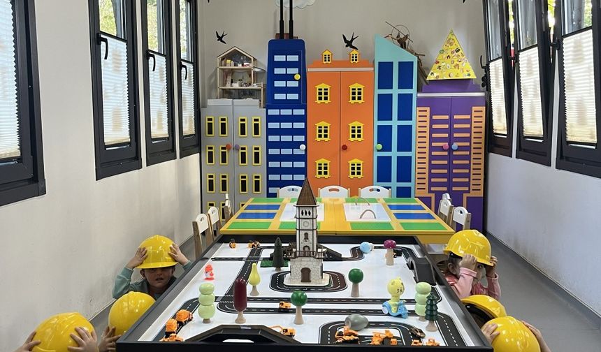 Minik mimarlara güvenli yapılar anlatıldı