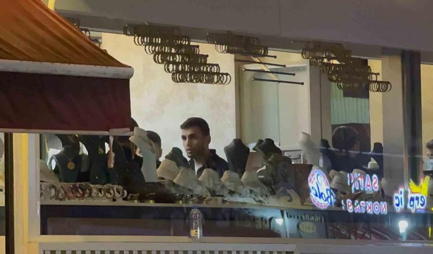 Tahliye edilen binada kuyumcu alarmı: Ziynet eşyalarını dakikalar içinde topladı