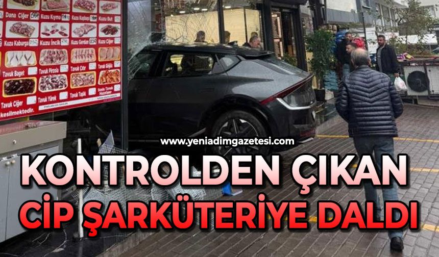 Kontrolden çıkan cip şarküteriye daldı