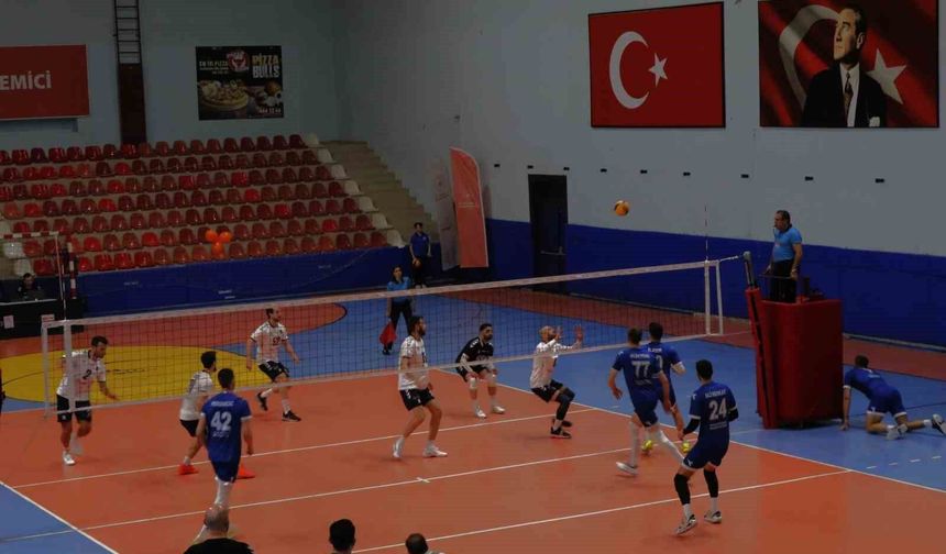 Düzce Belediyesi Spor Akademisi evinde Niksar Belediyespor'u 3-1 ile geçti
