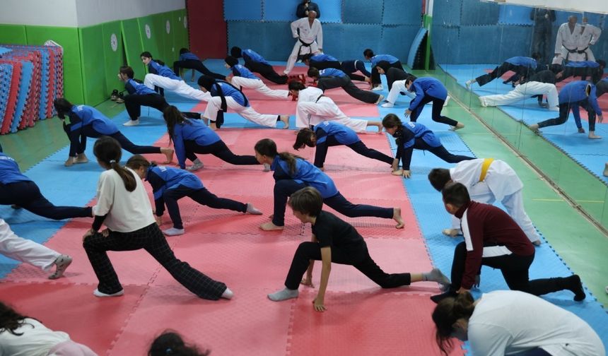 Kartepe'de çocuklara ücretsiz spor eğitimi