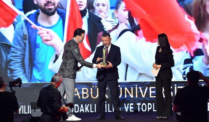 Sosyalfest, Uluslararası Elmas Ödülleri'nden ödülle döndü