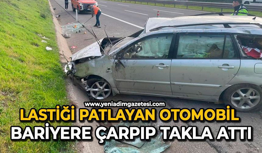 Lastiği patlayan otomobil bariyere çarpıp takla attı