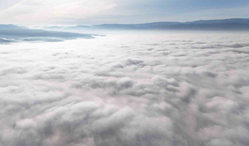 Düzce'nin üzerini kaplayan sis denizi havadan görüntülendi