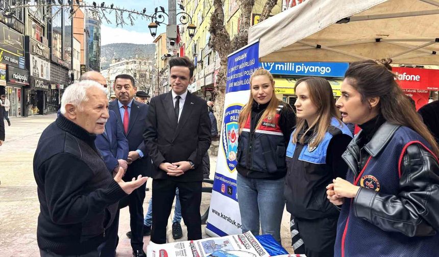 Karabük'te dolandırıcılığa karşı bilgilendirme stantları kuruldu